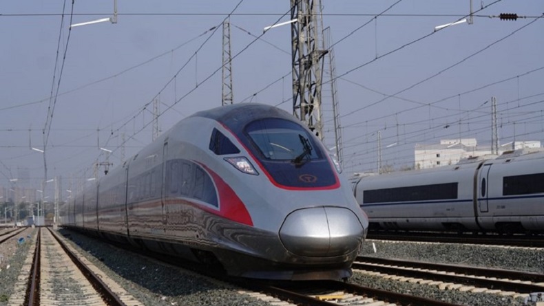 Resmi Naik, Harga Tiket Kereta Cepat Whoosh Kini Rp200.000 - Rp250.000