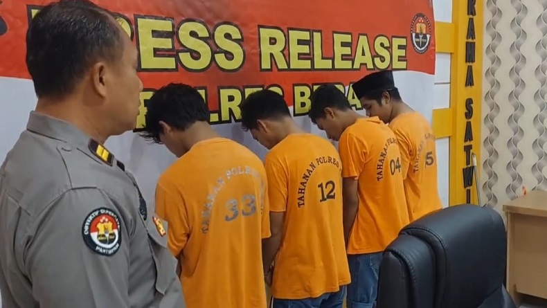 Polisi Gerebek Rumah Persembunyian 4 Pencuri Ratusan Baterai Tower Seluler di Berau Kaltim