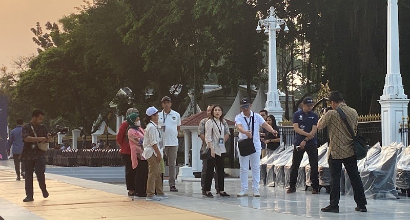 Intip Momen Wamenparekraf Angela Tanoesoedibjo Tinjau Panggung Istana Berbatik