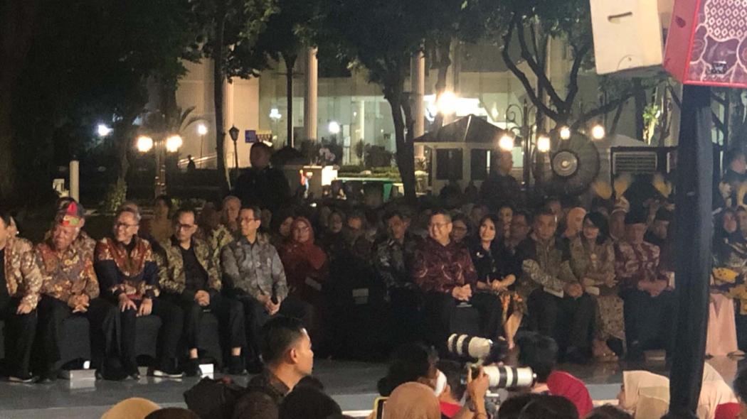 Hary Tanoe Puji Pergelaran Istana Berbatik: Luar Biasa!