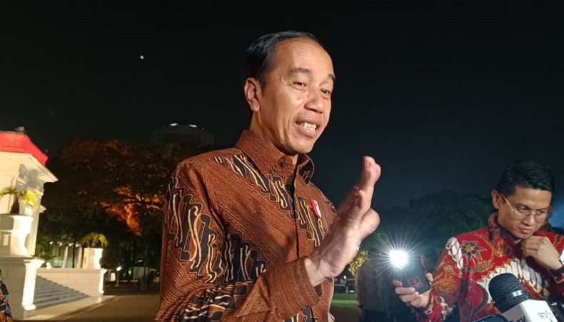 Menteri hingga Kapolri Ikut Catwalk Istana Berbatik, Jokowi: Ya Masa Serius Terus