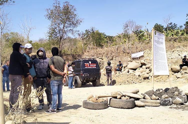 Aksi Penutupan Tambang Tanah Urug di Gunungkidul Diwarnai Kericuhan 