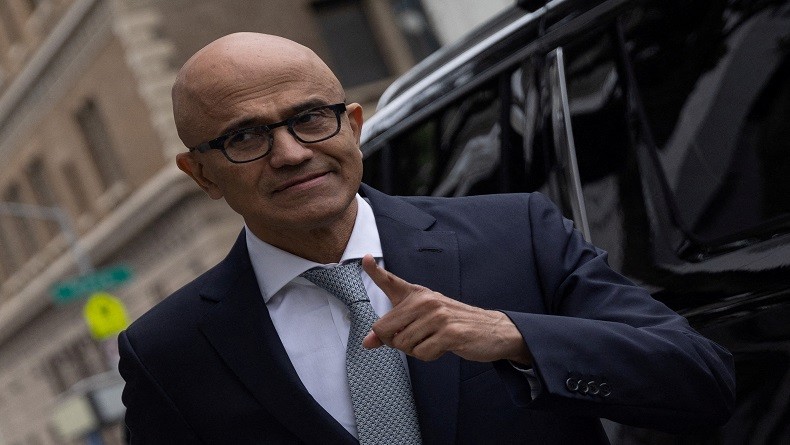 CEO Microsoft Akui Perusahaan Teknologi Berjuang untuk Konten Melatih AI