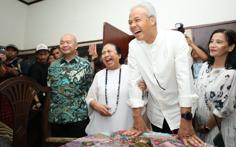 Silahturahmi ke Rumah Ceu Popong, Ganjar Pranowo: Saya Dapat Banyak Pencerahan