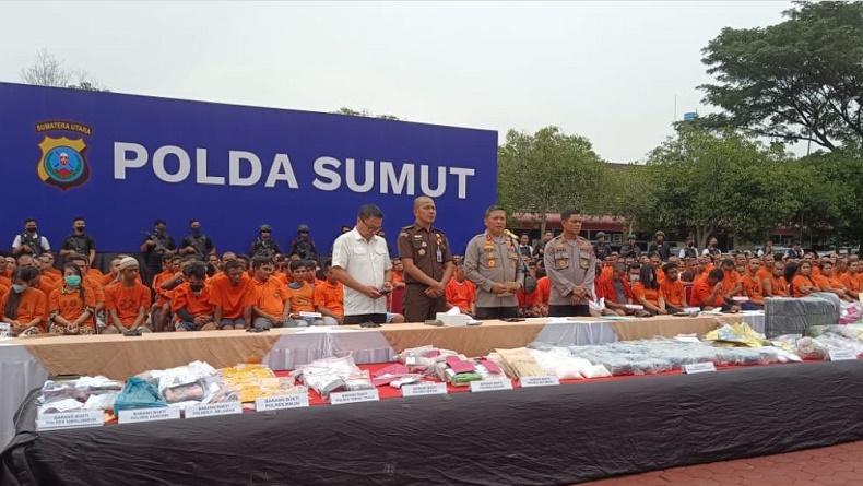 Pesta Ganja saat Kemah di Kawasan Danau Toba, 10 Pemuda dan 1 Perempuan Ditangkap