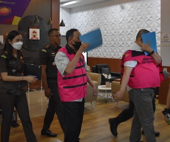Jadi Tersangka Kredit Macet Bank Jatim Rp7,55 Miliar, 2 Petinggi PT SEP Ditahan