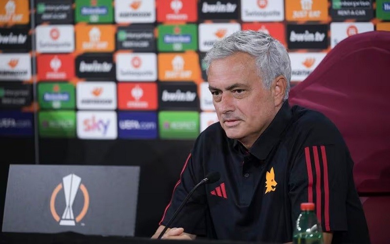 Mourinho Marah Besar, Tuduh Wasit Tak Adil Bikin AS Roma Dihajar Inter Milan