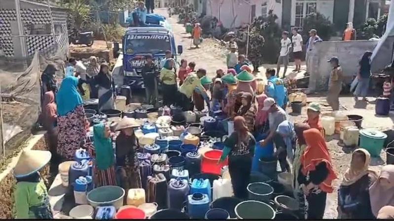 Kemarau Ekstrem, Warga Lereng Gunung Slamet Kesulitan Air Bersih