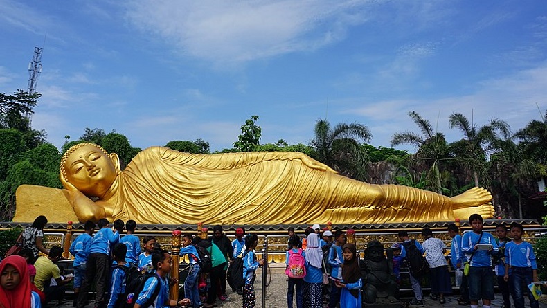Deretan Vihara Terbesar di Indonesia, Nomor 5 Punya Patung Buddha Berbaring Sepanjang 22 Meter