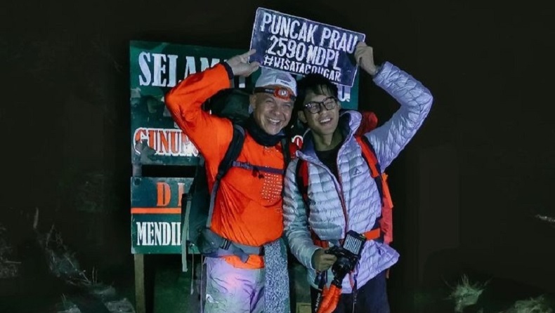 Momen Ganjar Ajak Alam Naik Gunung Prau: Menunaikan Cinta dan Janji