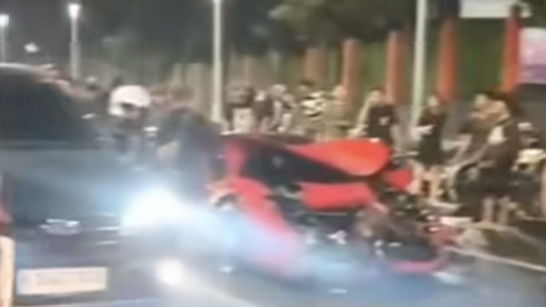 Kecelakaan Beruntun Ferrari Tabrak 5 Kendaraan di Bundaran Senayan, 2 Orang Luka-luka