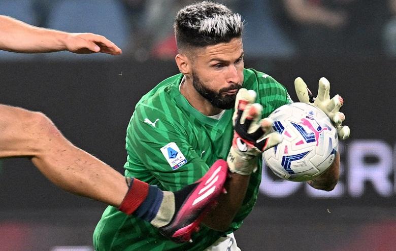 Terungkap, Ini Alasan Pelatih AC Milan Pilih Olivier Giroud Jadi Kiper Dadakan