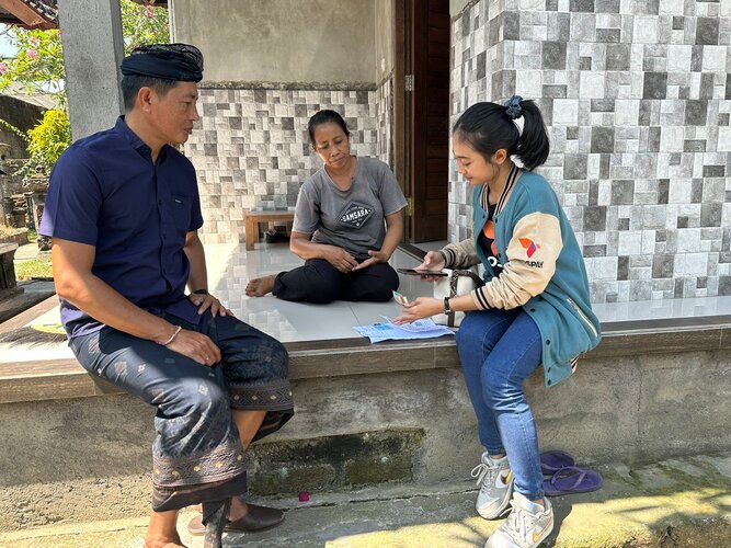 Door to Door Jadi Strategi Sukses Pos Indonesia Salurkan Bansos Sembako dan PKH