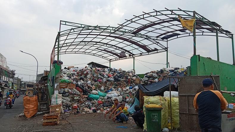 Duh, Sampah di Sejumlah Pasar Kota Bandung Menumpuk