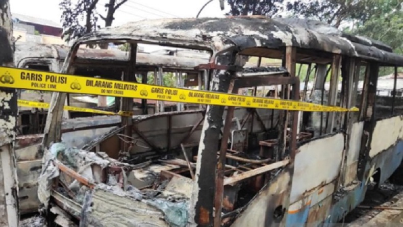 12 Bus Trans Musi Terbakar di Terminal Alang Alang Lebar Palembang, Hanya Sisakan Rangka 