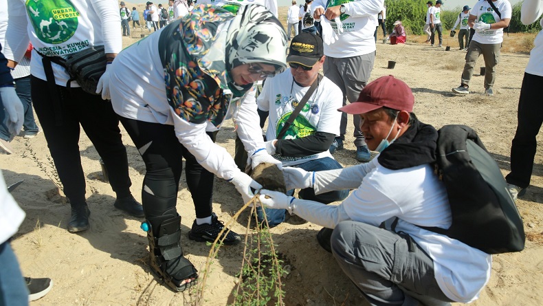 KBRI Kuwait City Tanam Pohon Bersama di Sabah Al Ahmad Natural Reserve, Dihadiri 250 WNI