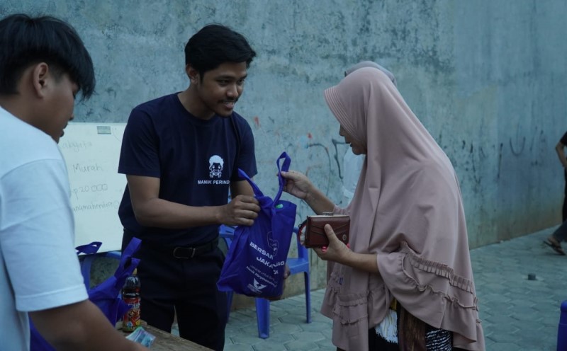 Bacaleg Partai Perindo Manik Marganamahendra Gelar Bazar Minyak Goreng Murah dan Serap Aspirasi