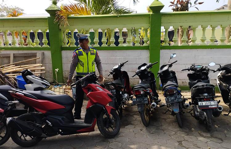 Razia di Sekolah, Polsek Kretek Bantul Temukan Puluhan Motor Tak Sesuai Standar