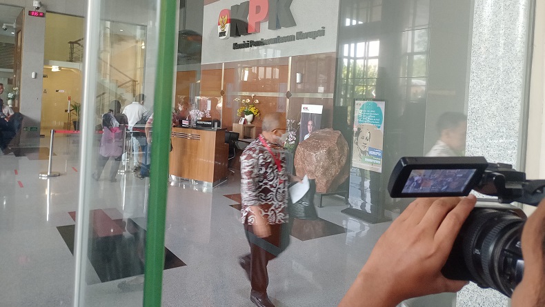 Sekjen Kementan Kasdi Subagyono Penuhi Panggilan KPK