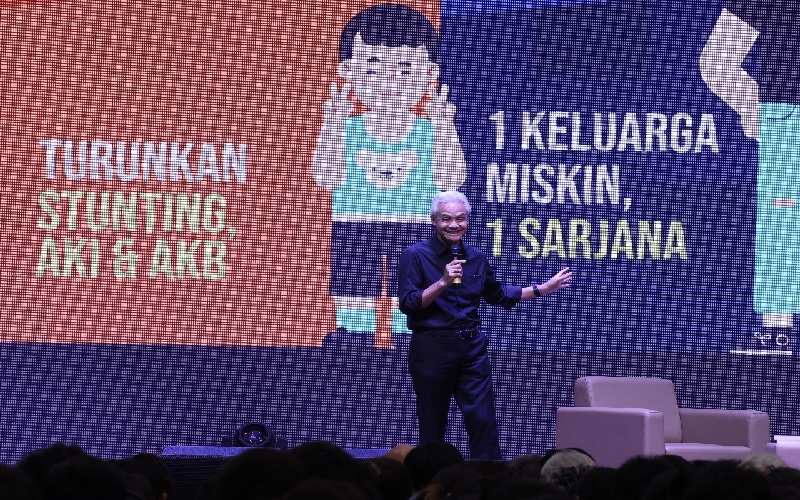 Ganjar Pranowo Paparkan Program Satu Keluarga Tak Mampu 1 Sarjana untuk Entaskan Kemiskinan