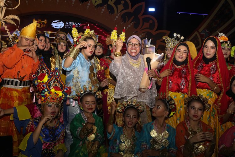 Atraksi 100 Penari Disabilitas Memukau Delegasi ASEAN