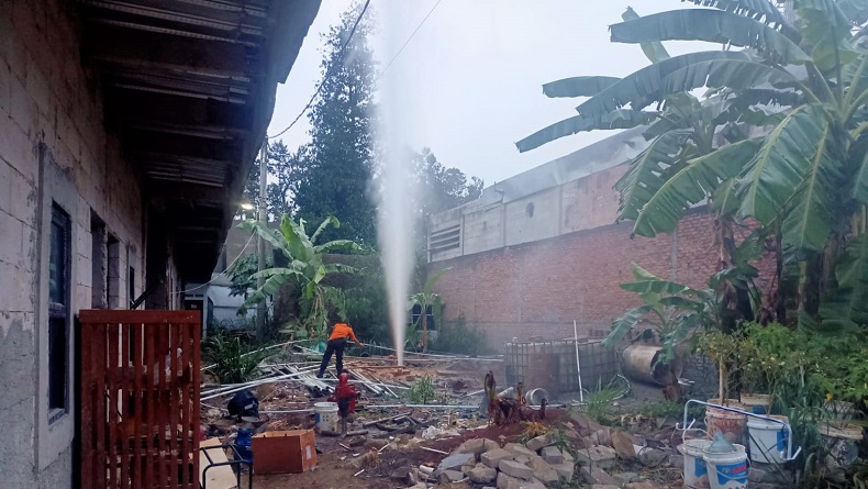 Semburan Air Bercampur Gas di Sukaraja Bogor, 59 Warga Diungsikan