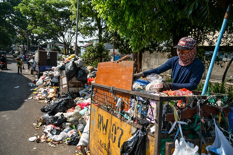 11 Orang Terjaring OTT karena Buang Sampah Sembarangan di Depok