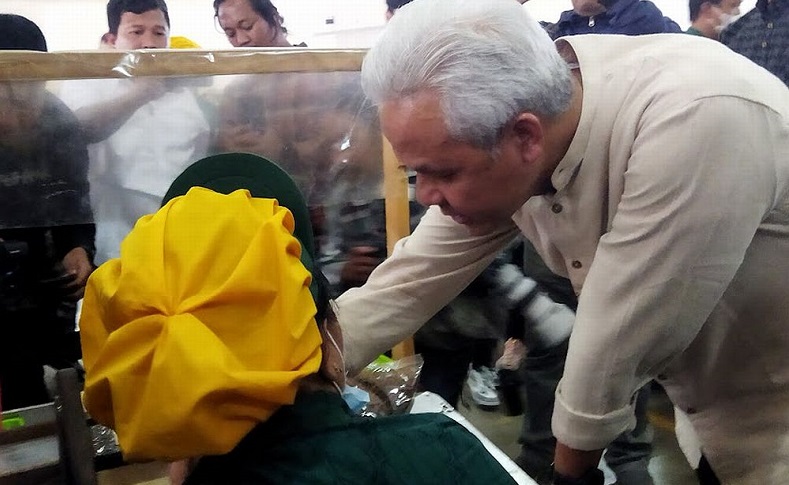 Ribuan Buruh Rokok di Malang Sambut Ganjar Pranowo dengan Nyanyian Dukungan 