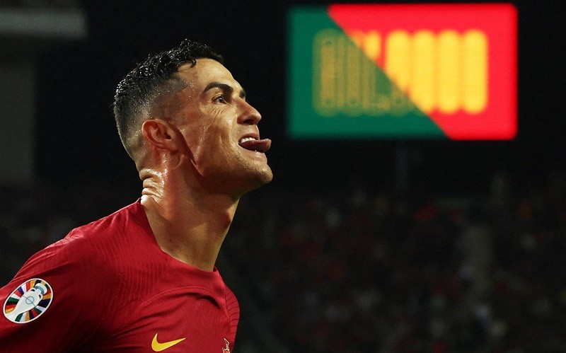 Dapat Tantangan Cetak 1000 Gol, Cristiano Ronaldo: Lihat Saja!
