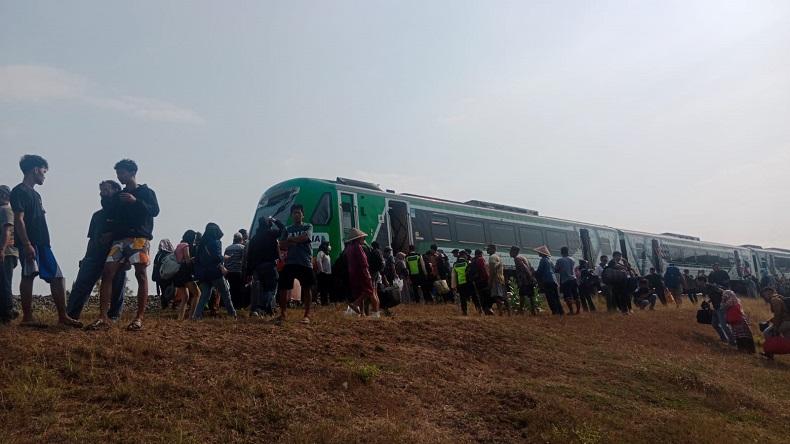 Kecelakaan Kereta di Kulonprogo, Penumpang Dievakuasi ke KA Bandara YIA menuju Stasiun Wates