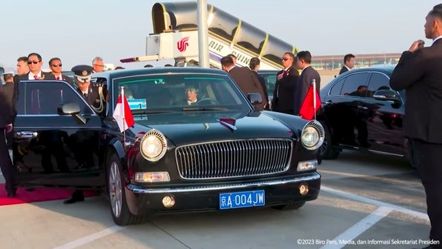 Presiden Jokowi Dijemput Mobil China Rp12 Miliar saat Kunjungan ke Beijing, Apa Istimewanya?