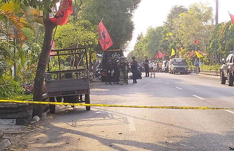 Koper Misterius Berisi Paralon Dililit Kabel Gegerkan Warga Patangpuluhan Jogja