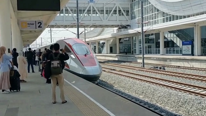 Penumpang Kereta Cepat Whoosh Tembus 21.500 Orang di Akhir Libur Lebaran