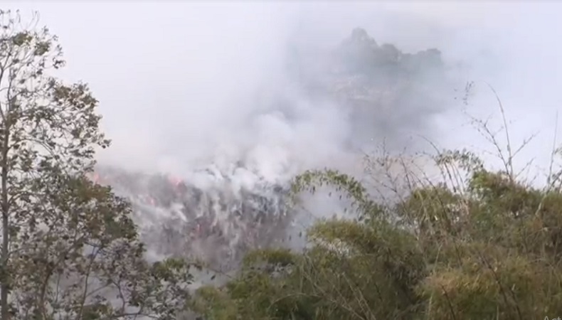 TPA Tlekung Kota Batu Terbakar, 6 Jam Kobaran Api Belum Bisa Dipadamkan 