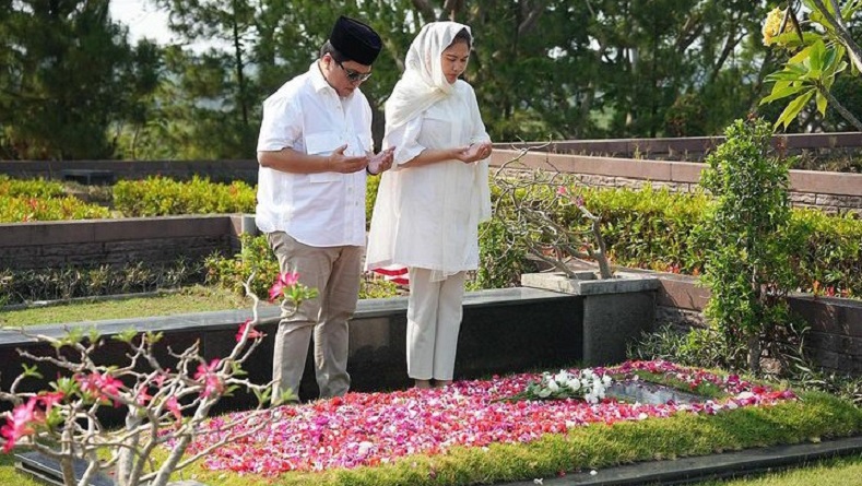 Erick Thohir Ziarah ke Makam Ayah, Netizen: Kode Keras Minta Izin Cawapres Prabowo