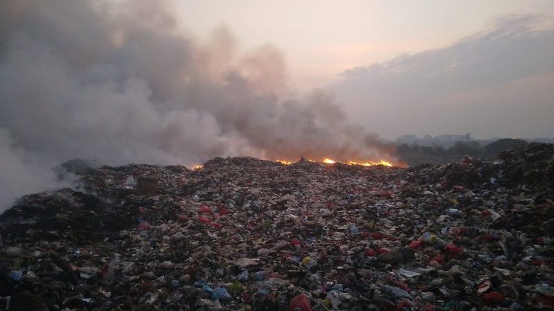 TPA Rawa Kucing Kebakaran, Bandara Soekarno-Hatta Past⁮ikan Penerbangan Aman