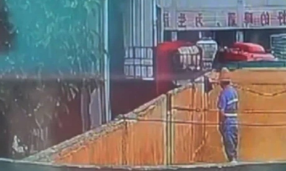 Heboh Pekerja Campurkan Air Kencing dengan Bahan Baku Bir Terkenal di China