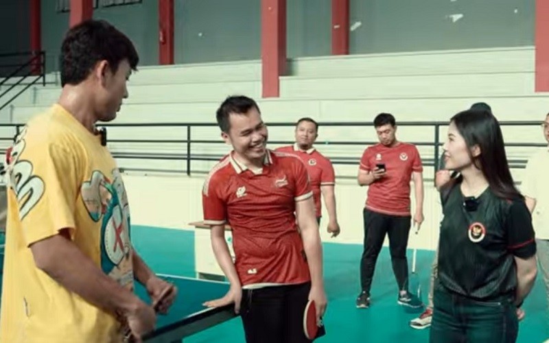 Wamenparekraf Angela Tanoesoedibjo Apresiasi Semangat Atlet Asian Para Games 2022 Saat Latihan Tenis Meja Bareng Denny Sumargo