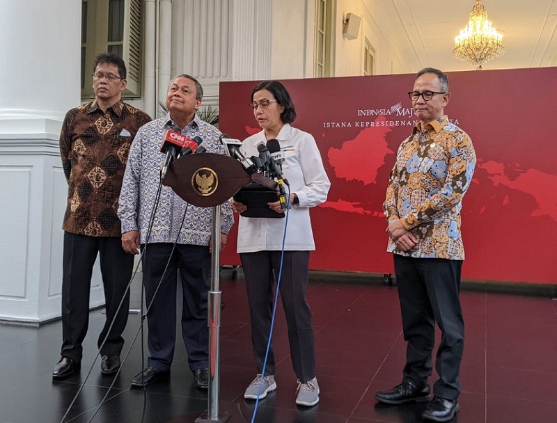  Bertemu Jokowi di Istana, Menkeu dan Gubernur BI Laporkan Situasi Ekonomi Global Terkini 