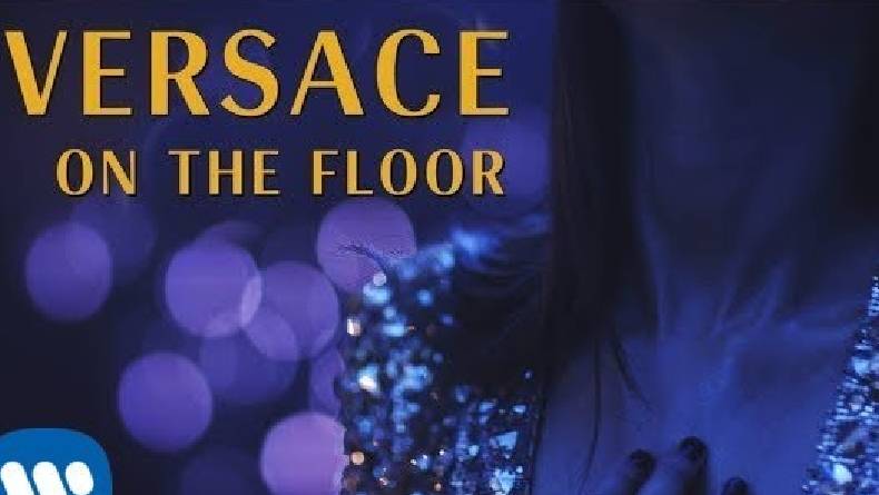 Lirik Lagu Versace On The Floor – Bruno Mars dan Terjemahan