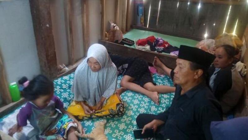 Kisah Pilu Rizka Dwi Cahyani, Bocah SD di Sragen Berjuang Melawan Tumor Tulang