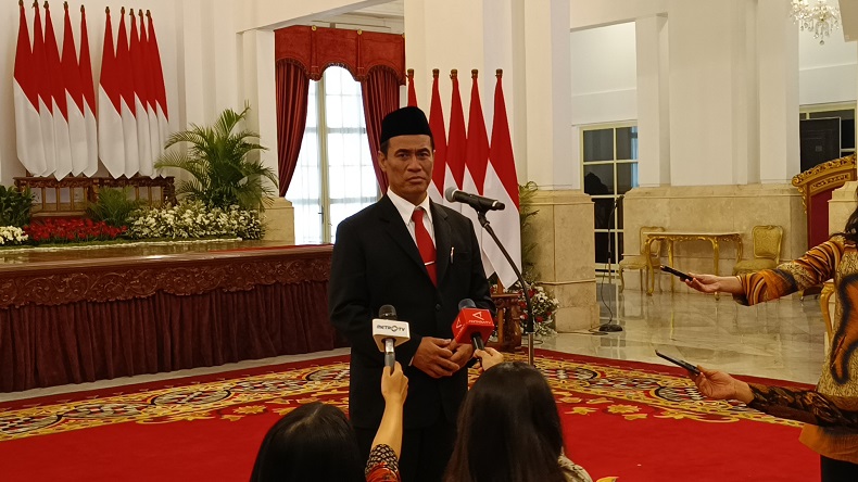 Amran Sulaiman Singgung Hujan usai Dilantik Jadi Mentan: Alam Menyambut dengan Baik
