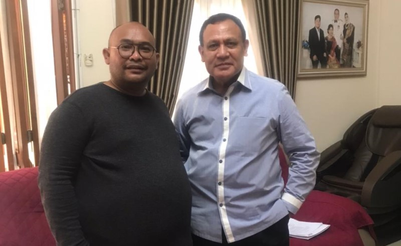 Penampakan Firli Bahuri Saksikan Rumahnya Digeledah Polisi