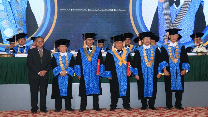Kukuhkan 2 Guru Besar Baru, Unpas Bandung Kejar Akreditasi Internasional