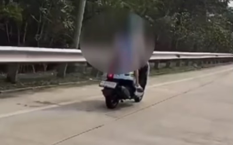 Viral Pemotor Bonceng Anak Masuk Tol Depok-Antasari