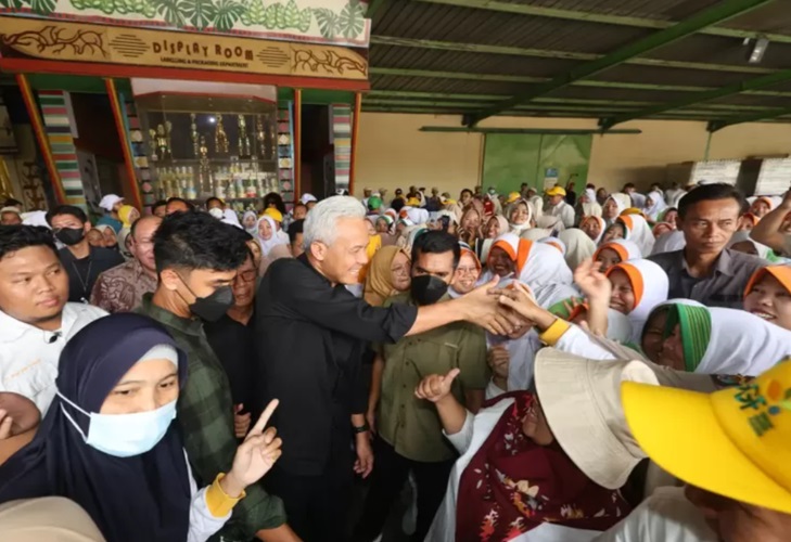 Ganjar Kagum dengan Pabrik Pengolahan Nanas di Lampung, Soroti Hubugan Petani dan Industri