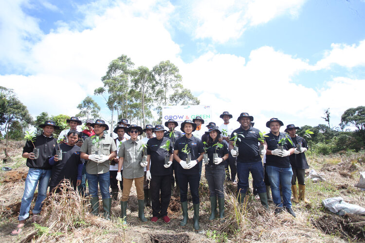 Jaga Kelestarian Danau Toba, BRI Peduli Grow and Green Tanam 2.500 Bibit Pohon di Samosir