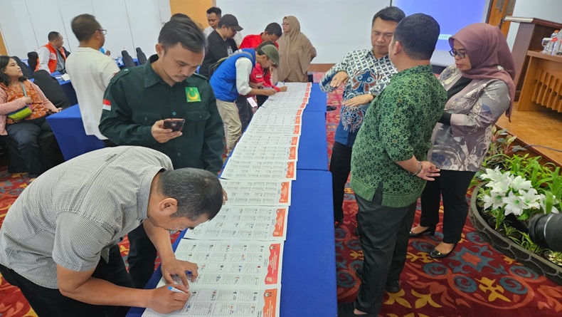KPU Resmi Tetapkan 1.849 DCT Anggota DPRD Provinsi Jabar, Berkurang 5 Bakal Calon 