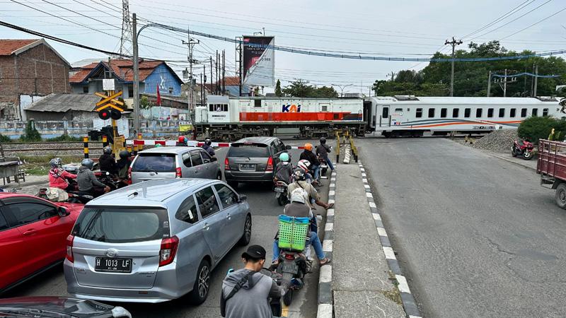 Ada Perbaikan Jalur KA di Pelintasan Sebidang Kaligawe Semarang, Ini Rekayasa Lalu Lintas