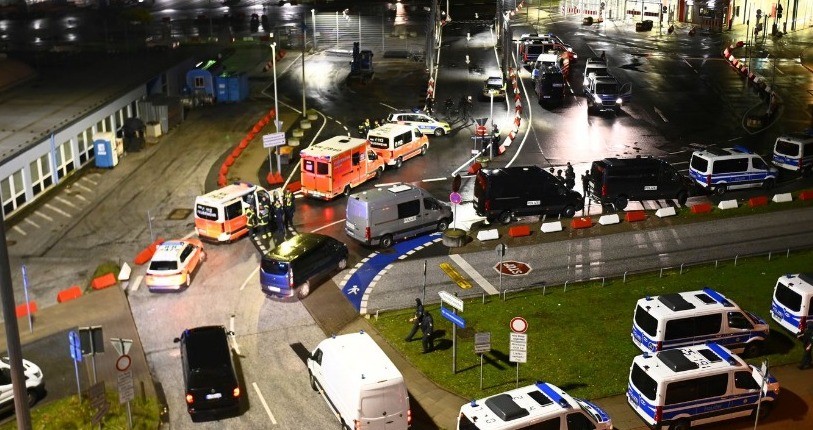 Pria Bersenjata Sandera Balita di Bandara Hamburg Jerman